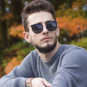 Meet your Posher, Sezar